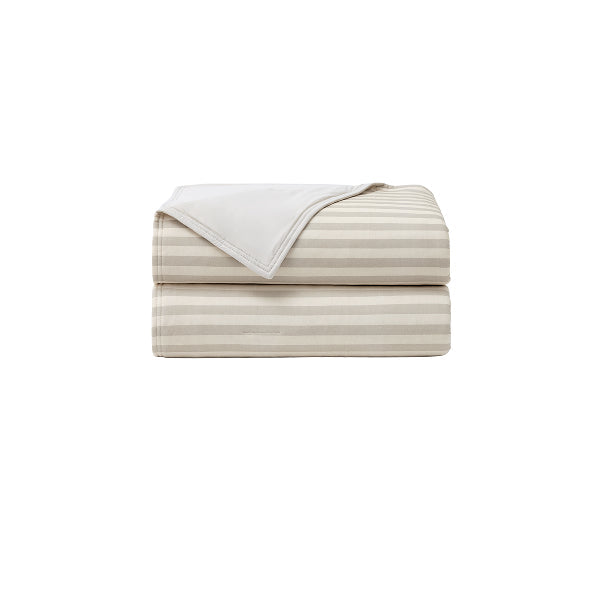 Ashley Graham x Breescape® | Cooling Comforter Blanket