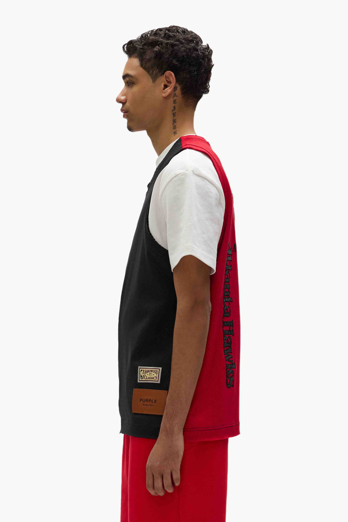 Atlanta Hawks Mesh Jersey in oversized fit with embroidered graphics and mesh fabric.