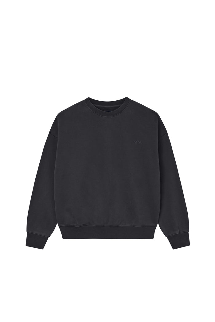 Basic Crewneck Sweater in black, oversized fit, heavyweight fleece, enzyme garment washed.