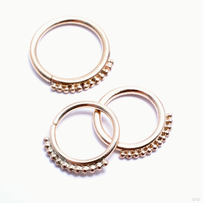 Beaded Seam Ring in Gold from Scylla in yellow gold