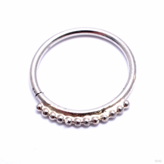 Beaded Seam Ring in Gold from Scylla in white gold