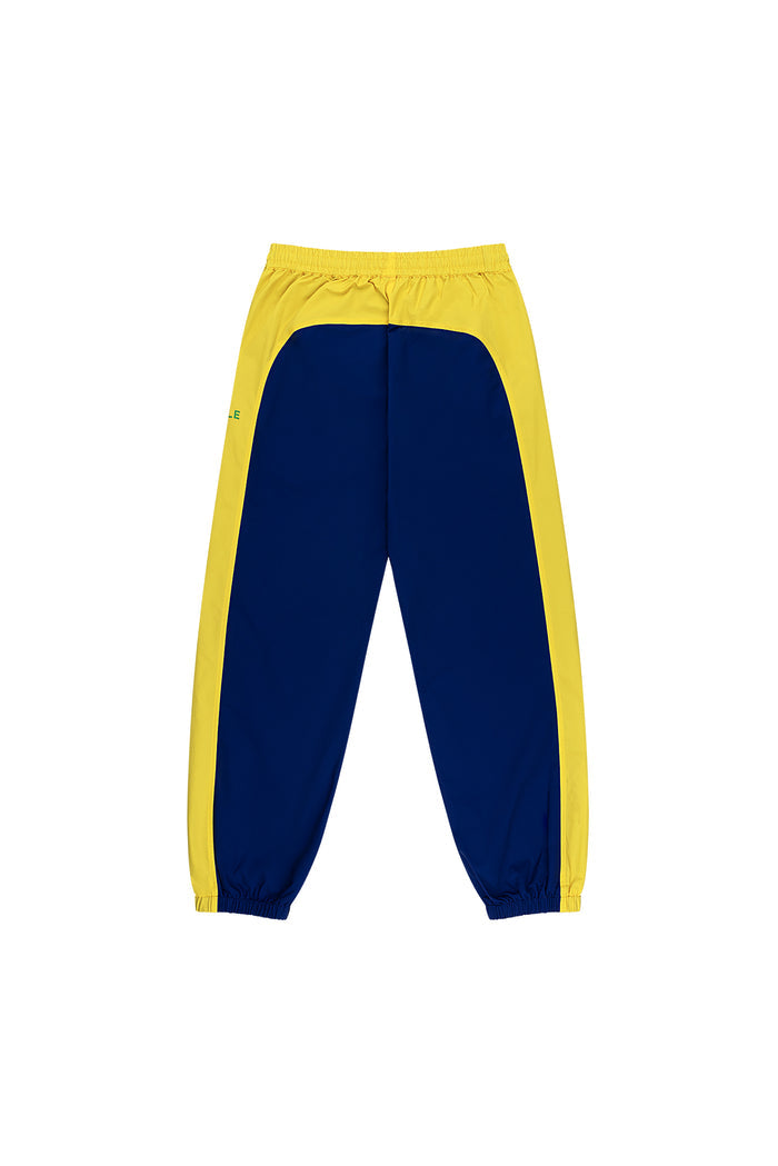 Brazil All Around Pant in XS size, relaxed fit, made of water-repellent polyester.