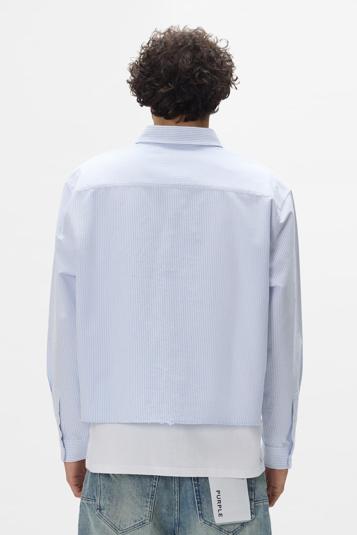 Cropped Poplin Shirt with button chest pocket and lightweight striped fabric in relaxed fit.