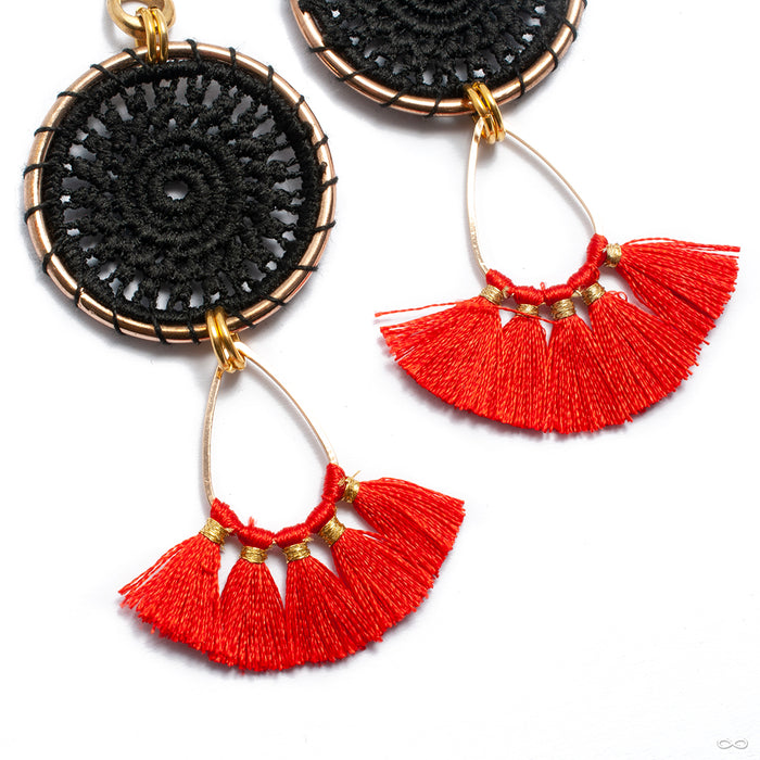 Crossover with Woven Ring and Fan Tassel from Oracle in black & red