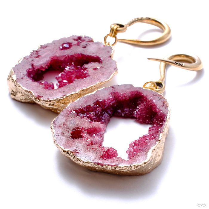Crossovers with Magenta Geode from Oracle