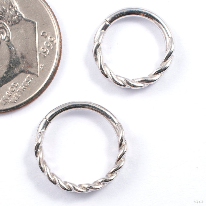Downtown Seam Ring in Gold from Tawapa in white gold top detail