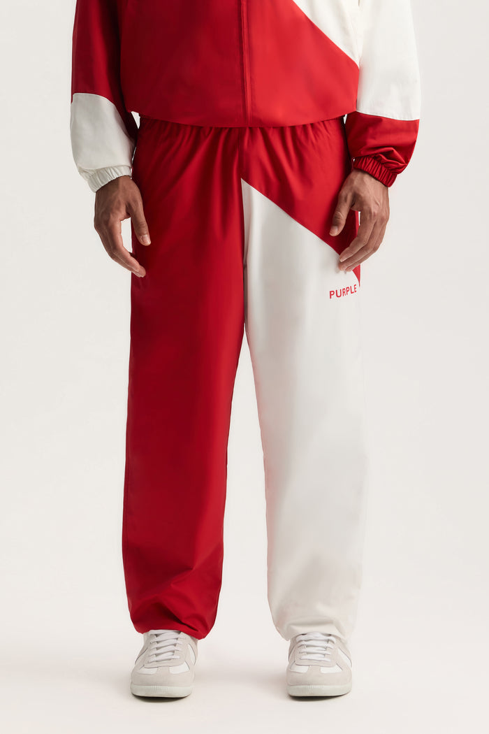England All Around Pant in relaxed fit with waistband drawcord and elasticated cuff.
