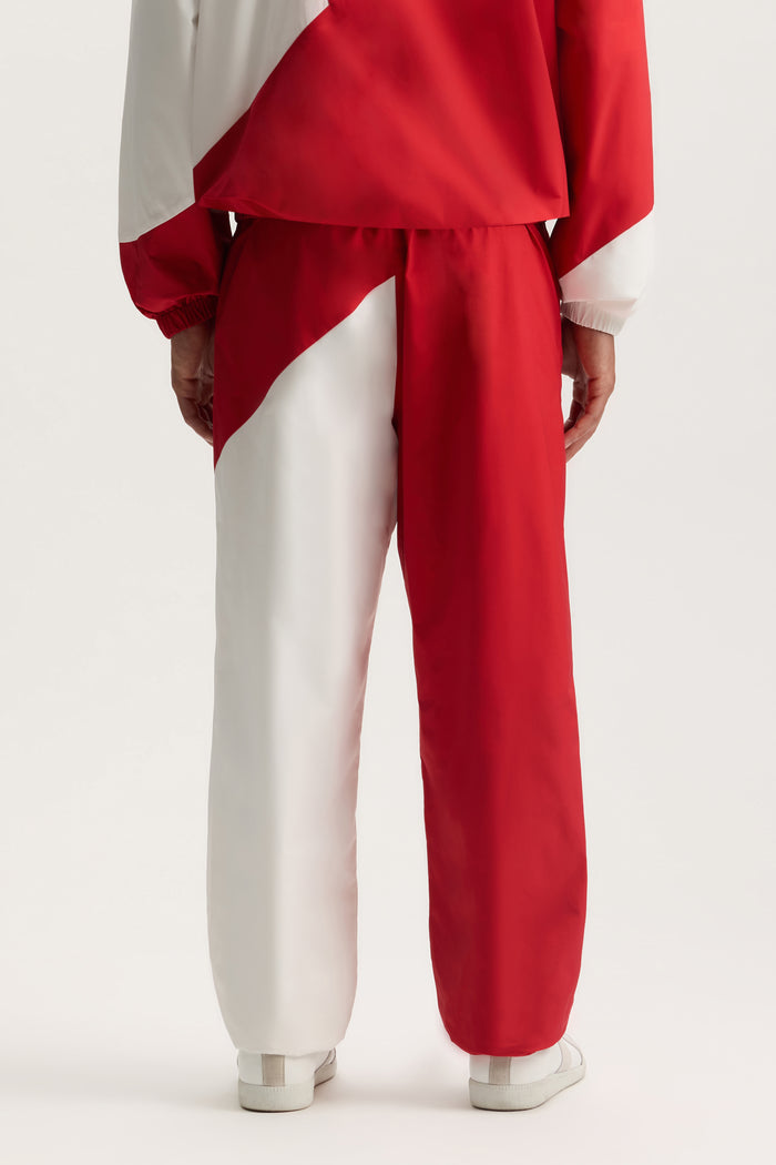 England All Around Pant, relaxed fit, woven polyester, water repellent, elasticated cuff.