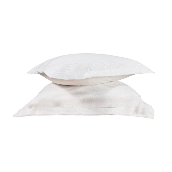 Two pillow shams on a white background. #color_arctic snow
