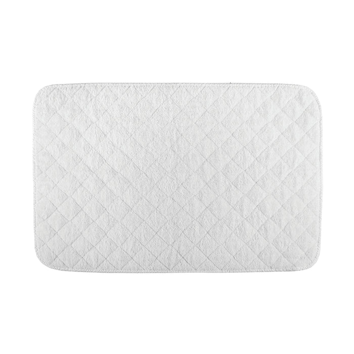 A beautiful quilted stitch and cotton binding complete this everyday essential. Offered in pure white.