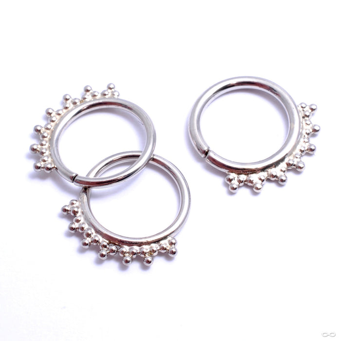 Jenna Seam Ring in Gold from Scylla in white gold