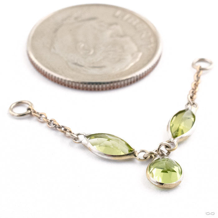 La Flor Muerta Chain in 14k White Gold with Peridot from Hialeah