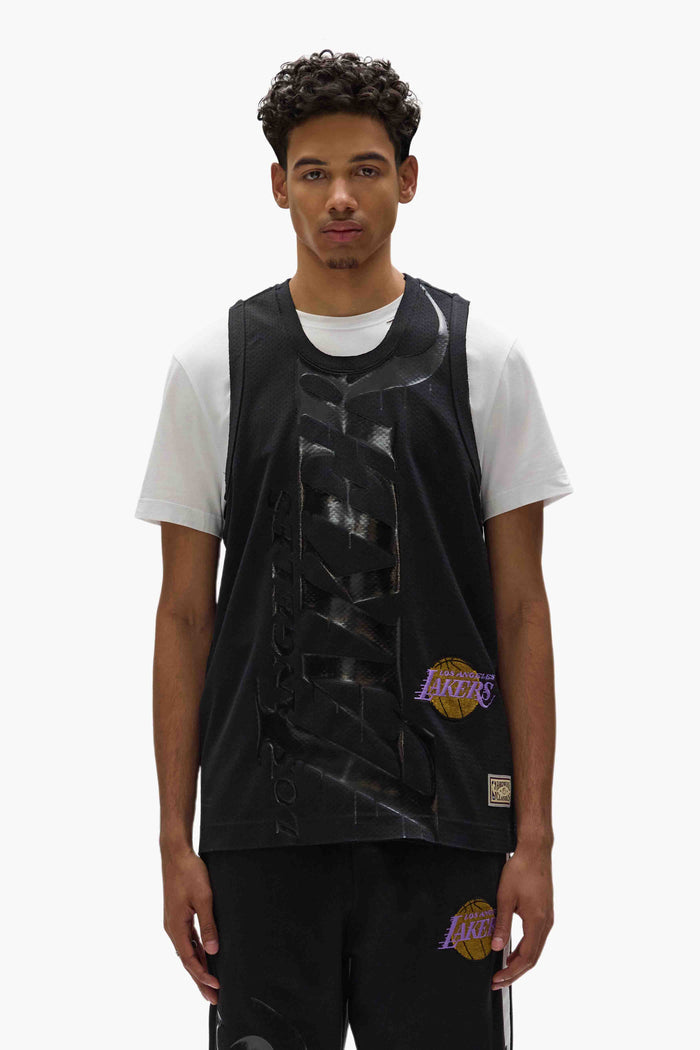 LA Lakers Mesh Jersey with embroidered details and oversized fit, made from heavyweight sport mesh.