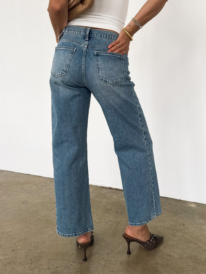 Lennox Barrel Jeans in Medium - Stitch And Feather