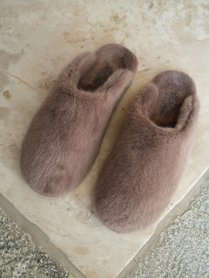 Lounge Faux Fur Slipper in Taupe - Final Sale - Stitch And Feather