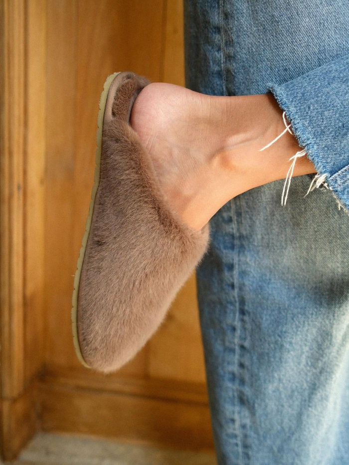 Lounge Faux Fur Slipper in Taupe - Final Sale - Stitch And Feather