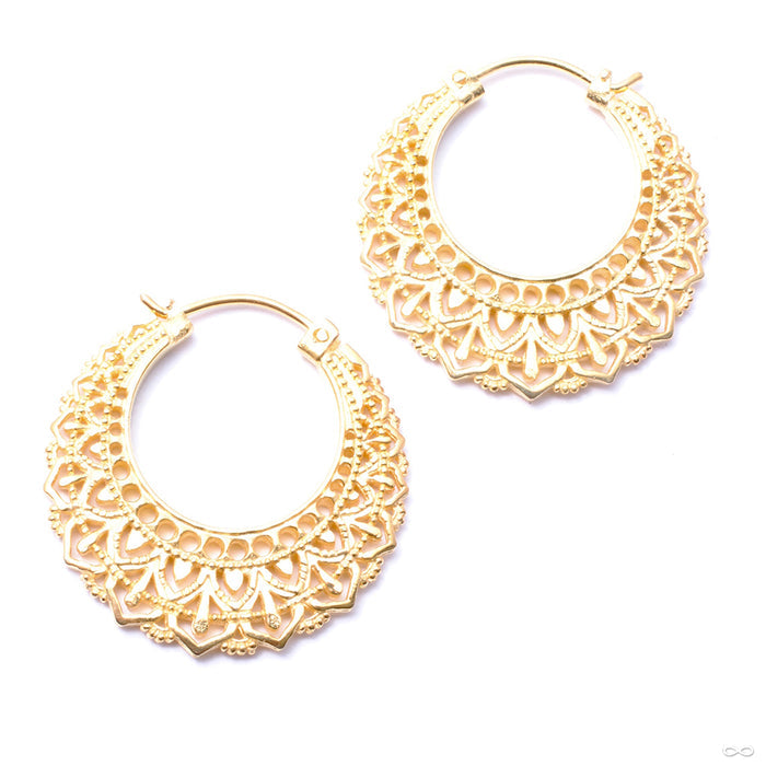 Manuka Earrings from Maya Jewelry in yellow gold