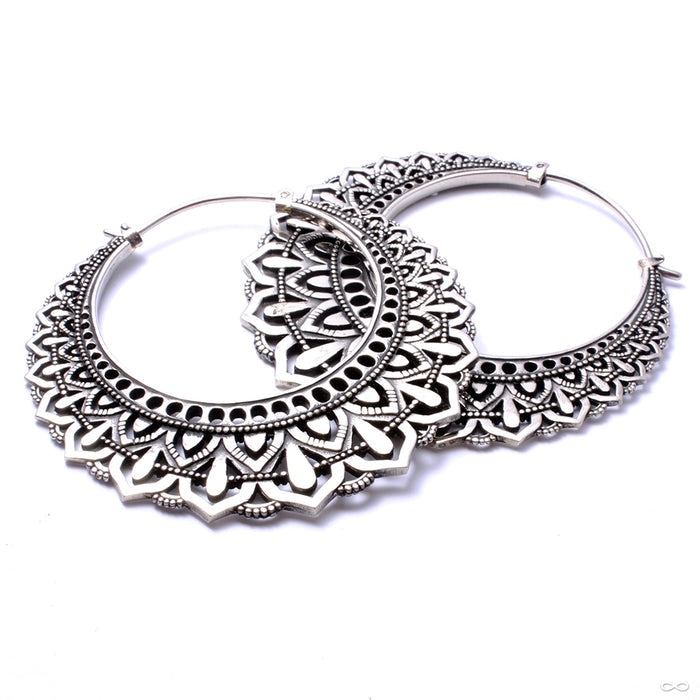Manuka from Maya Jewelry in White Brass close up