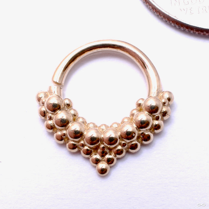 Mist Seam Ring in Gold from Tawapa in yellow gold