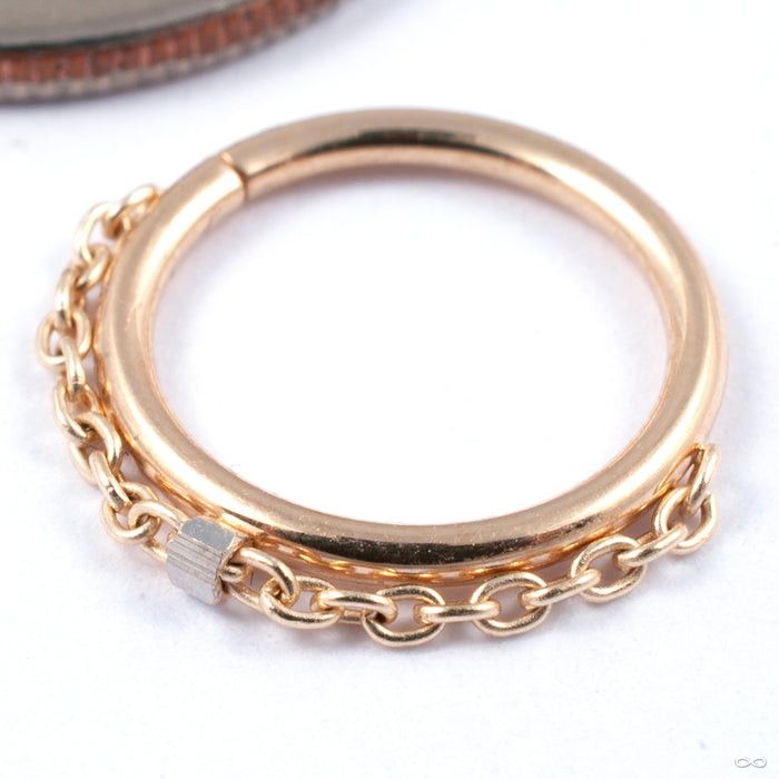Moment Seam Ring in Gold from Pupil Hall in yellow gold with faceted white gold bead