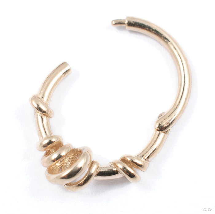 Nonsense Clicker in Gold from Pupil Hall in yellow gold open detail