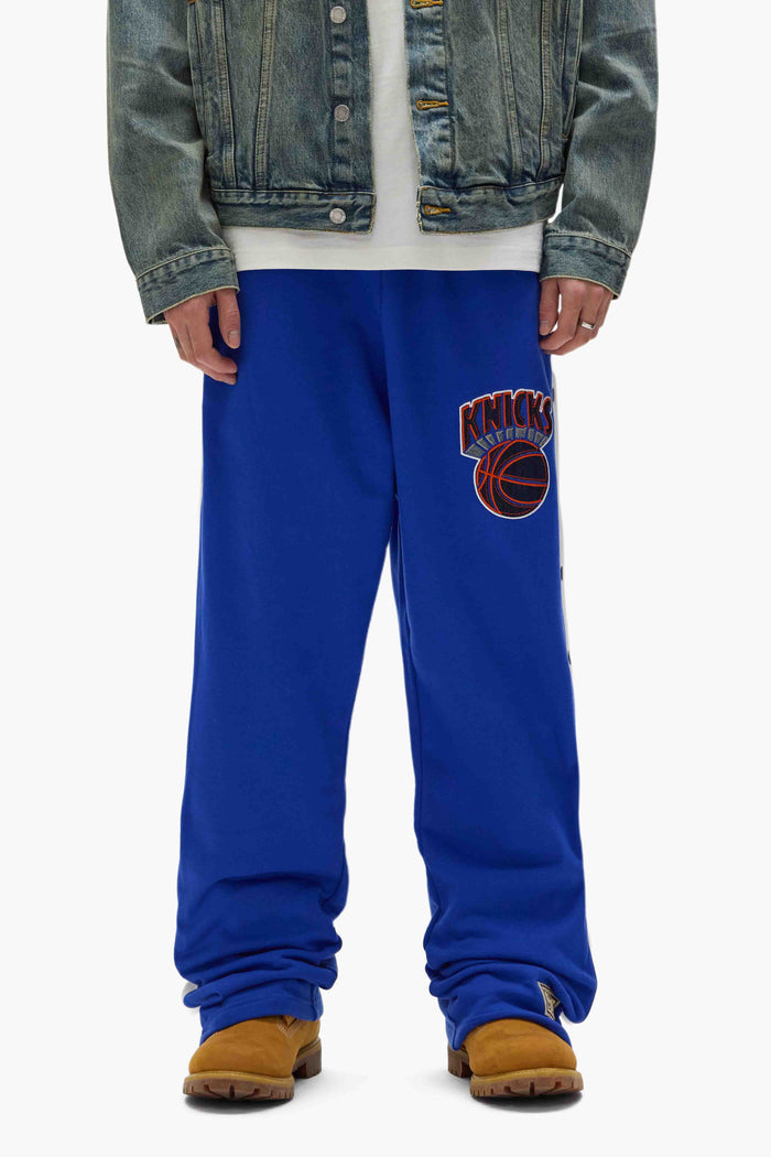 NY Knicks Snap Pants with snap buttons, elastic waistband, and embroidered details in relaxed fit