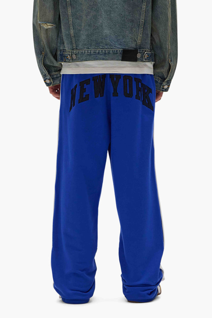 NY Knicks Snap Pants with snap buttons, elastic waistband, and embroidered details in relaxed fit.