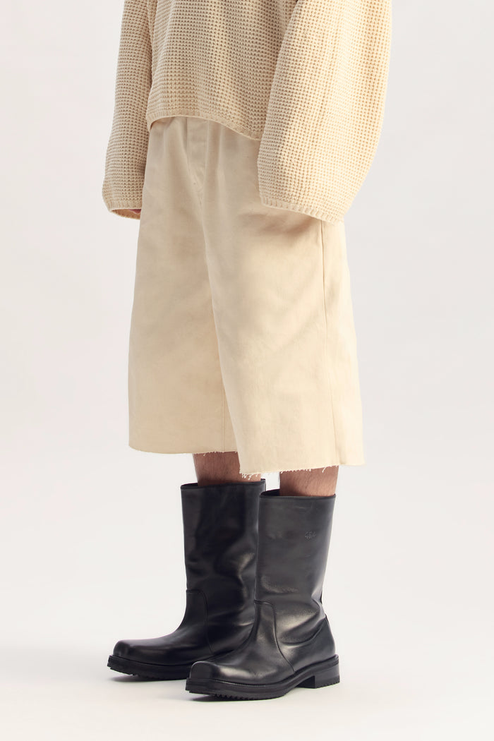 P070 Blank Slate Short