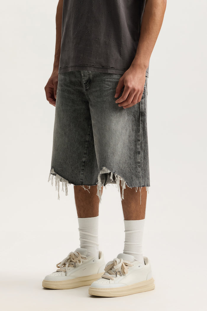 P070 High Summer Destroy Short with wide leg, button fly, and shark bite hem, available in various sizes.
