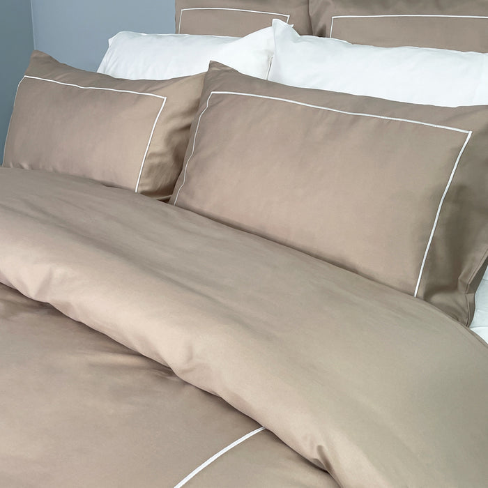 Renaissance Hotel Bedding