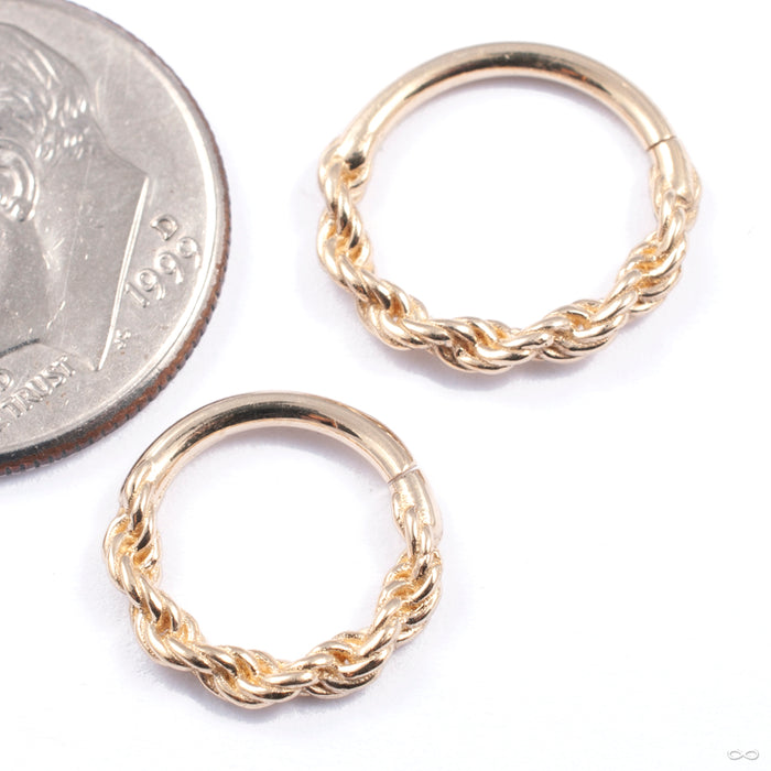 Rope Chain Seam Ring in Gold from Tawapa in yellow gold