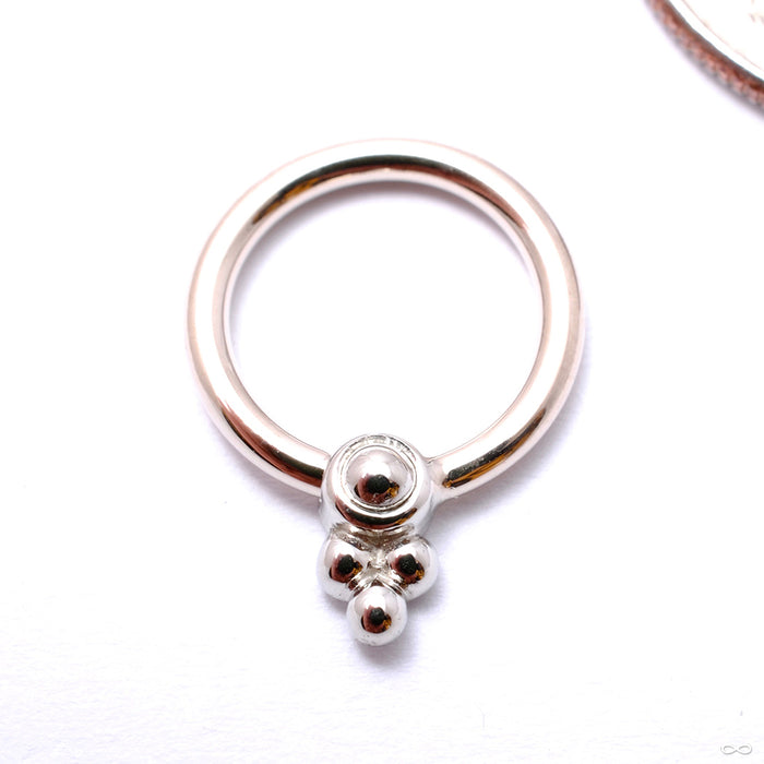 Sabrina with One Cluster Fixed Bead Ring in Gold from Anatometal with Gold Bead