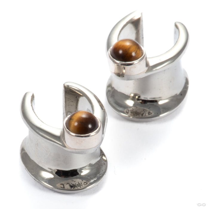 00g (9-10mm) / White Brass / Yellow Tiger Eye