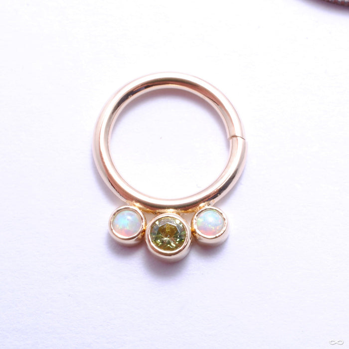 Seam Ring with Three Gemstones in Gold from Anatometal with Peridot & White Opal