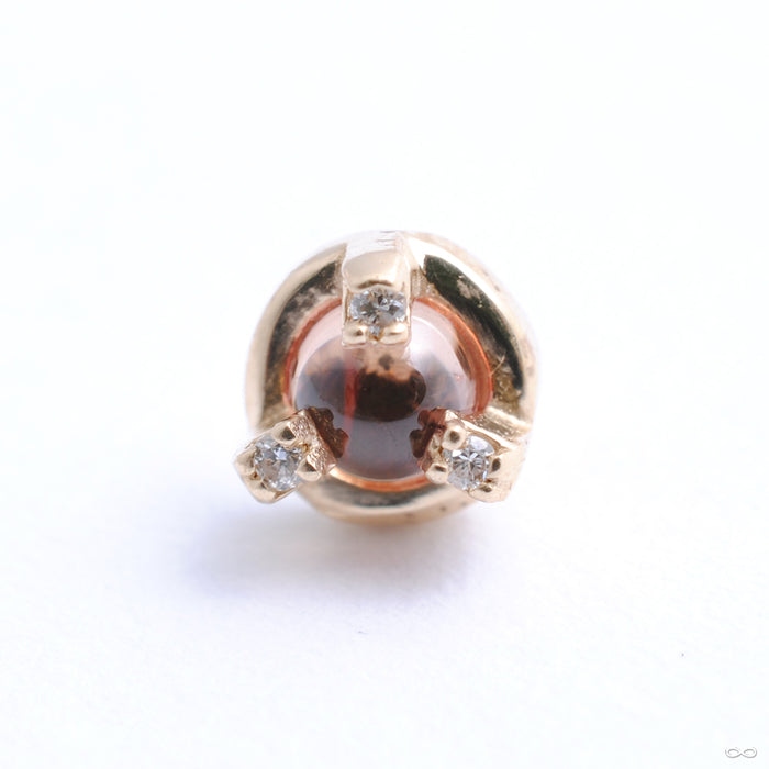 Small and Wild Press-fit End in Gold from Pupil Hall with peach sapphire