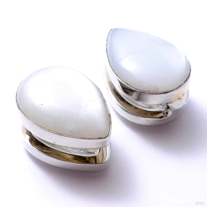 3/4" (19mm) / White Brass / Moonstone