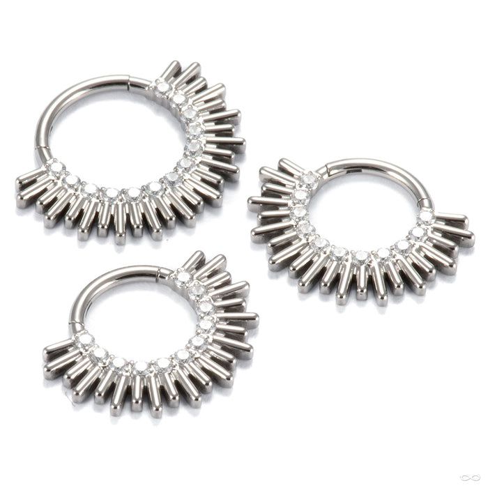 Sun Ray Gem Clicker in Titanium with Clear CZ from Diablo Organics sizing detail