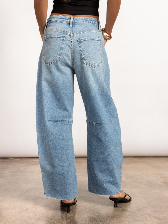 Trendsetter Barrel Jeans in Light Wash - Stitch And Feather