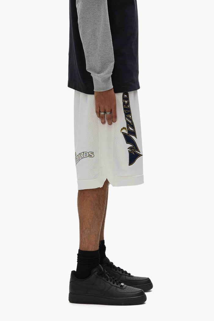 Wizards Mesh Shorts with elastic waistband and adjustable drawcord, featuring a relaxed fit.
